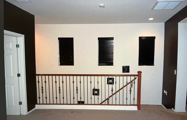 Building Photo - 1139 E Park Ave