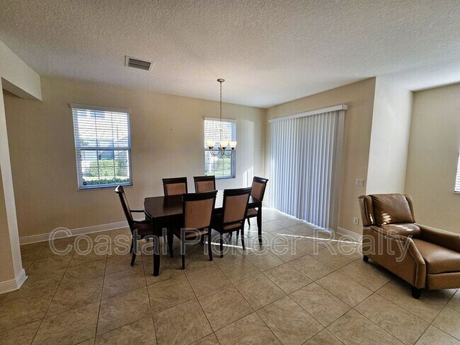 Building Photo - 11541 Crowned Sparrow Ln