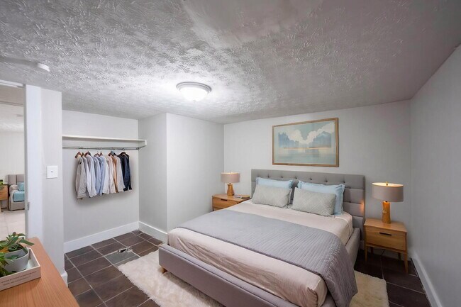 Building Photo - "Spacious 3-Bed, 2-Bath Gem in Indianapolis - Modern Comfort Awaits!"