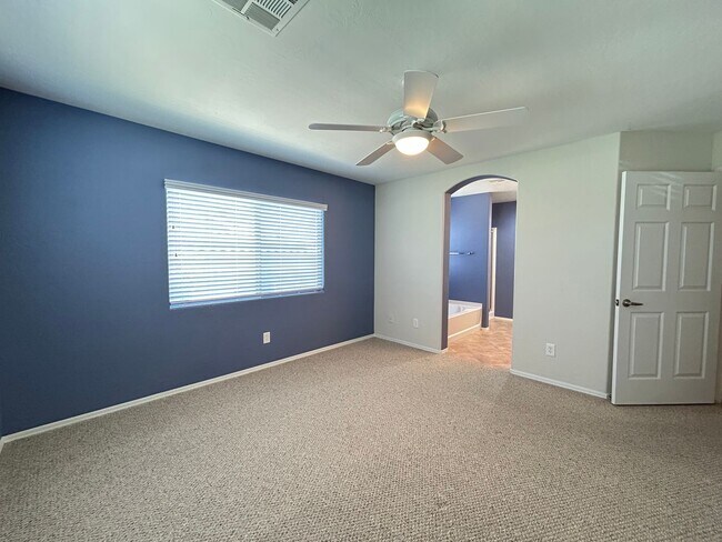 Building Photo - Gated 3-Bedroom 3-Bathroom Home in Southwest!
