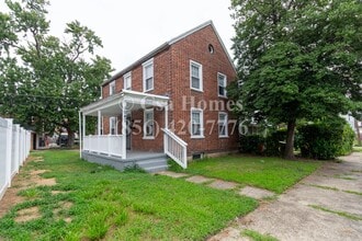 Building Photo - Beautifully Renovated 3 Bed/1 Bath Home in Fairview!