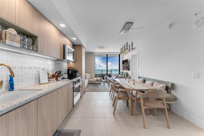 Building Photo - 159 NE 6th St