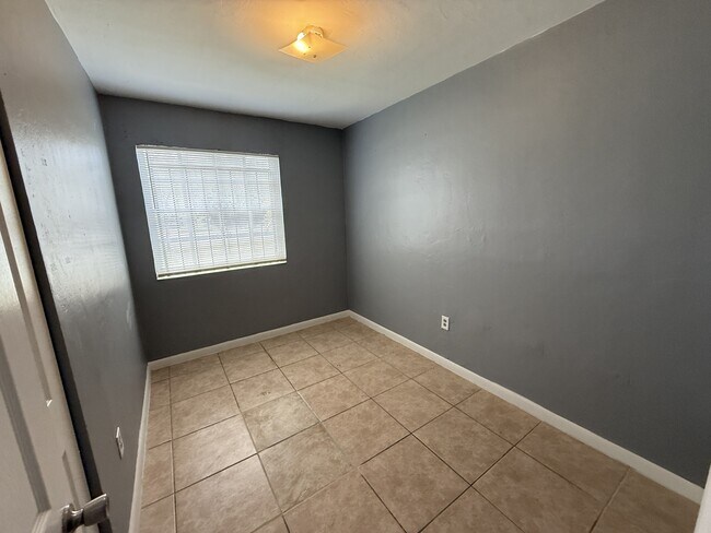 Building Photo - 13325 NW 17th Ave