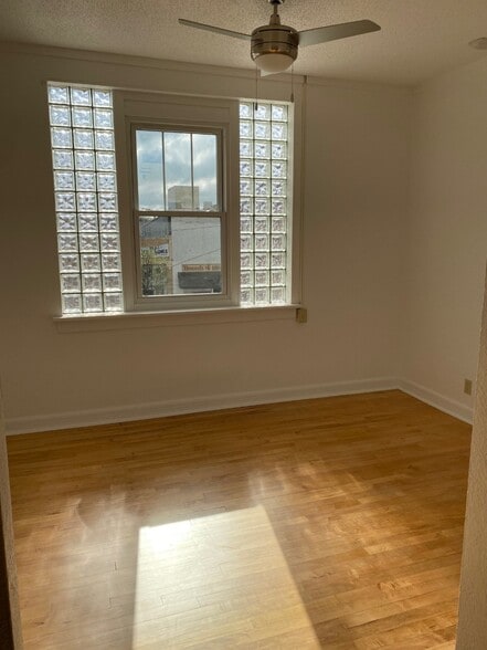 Building Photo - 413 Main Ave