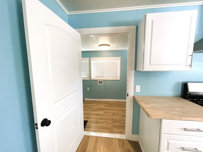 Building Photo - 5250 Whispering Creek Dr