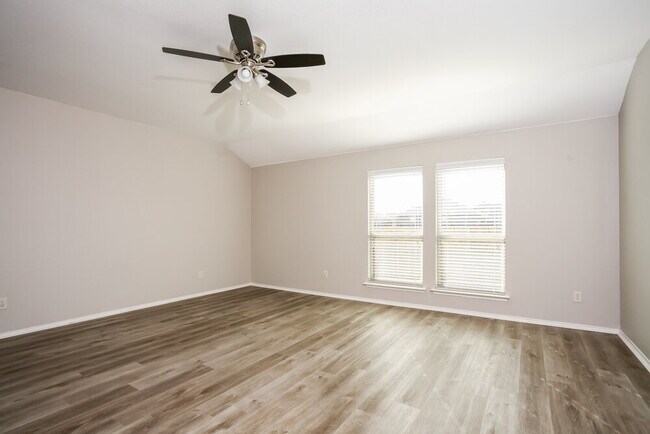 Building Photo - 3013 Melrose Dr