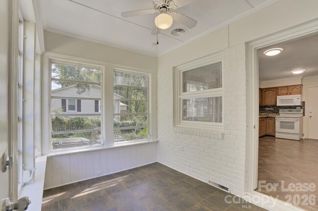Building Photo - 121 Marshdale Ave SW