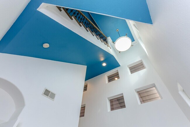 Building Photo - 306 Enid St