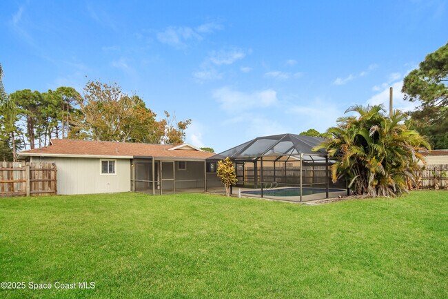 Building Photo - 1130 Emerald Rd SE