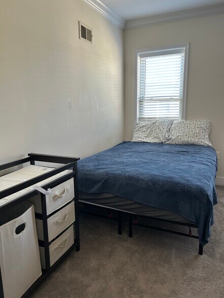 Bedroom 1, view 1 - 128 N Belnord Ave