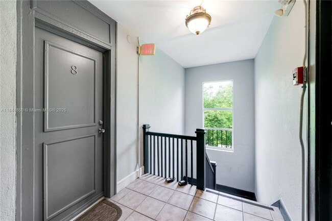 Building Photo - 119 Menores Ave