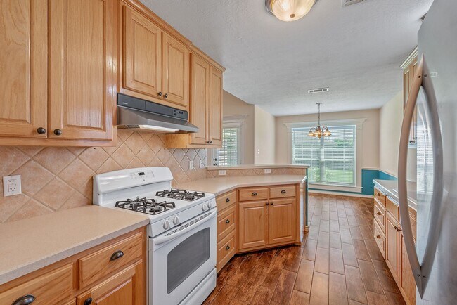 Building Photo - 3 Bed/ 2 Bath Home in Edelweiss Gartens Available for August Move In!