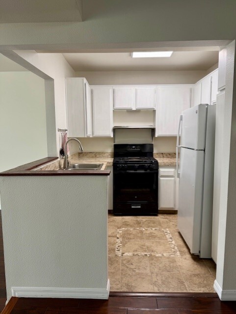 Building Photo - 19009 Sherman Way