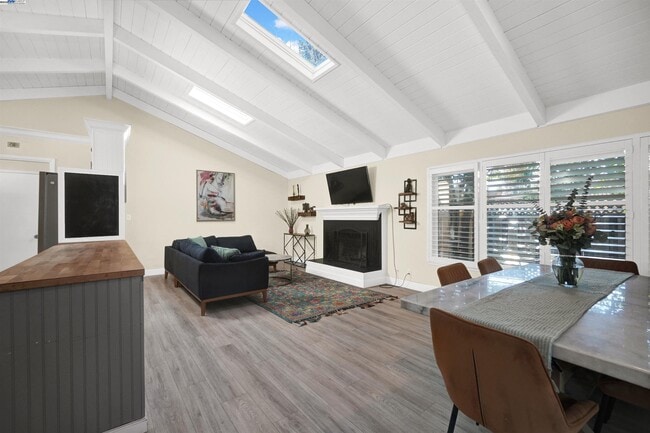 Building Photo - 55 Normandy Ln