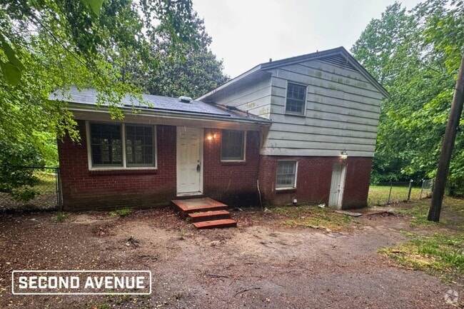 Building Photo - 305 Cedarwood St