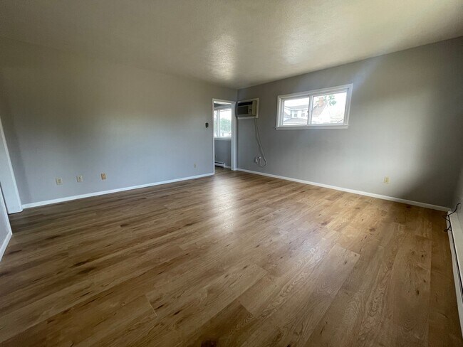 Building Photo - 815 4th St SW