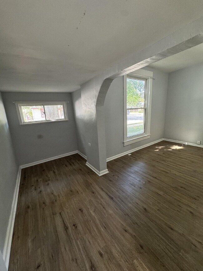 Building Photo - Spacious 3BR/2BA Home in Lafayette – Pet Friendly + Shared Laundry!