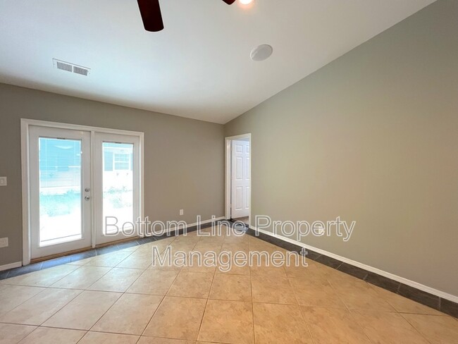 Building Photo - 10957 Dry Stone Dr