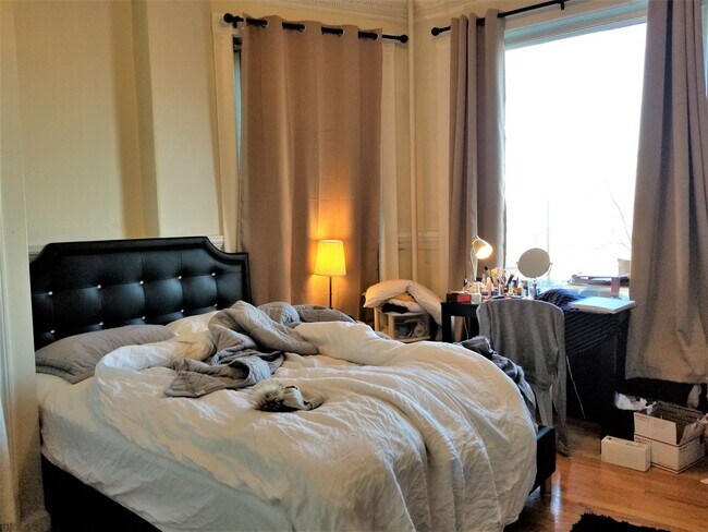 Building Photo - 2bed / 1bath close to Boston University