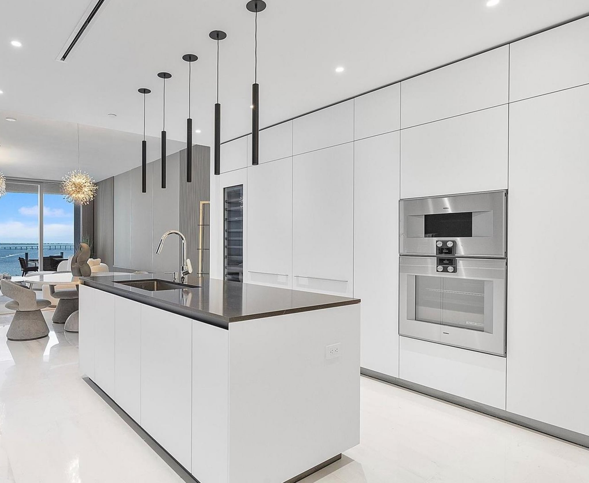 Building Photo - 300 Biscayne Boulevard Way