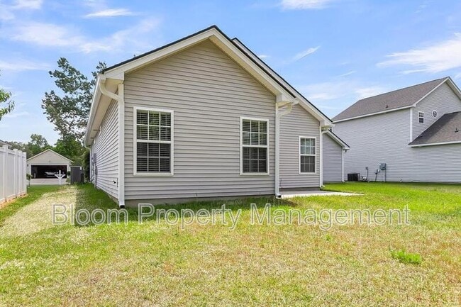 Building Photo - 317 Savannah River Dr