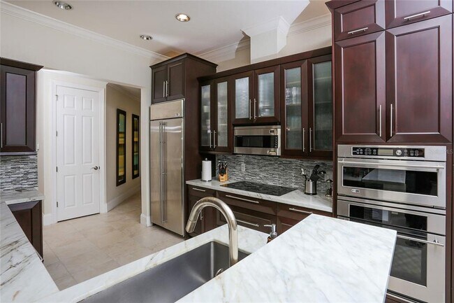 Building Photo - 5522 46th Ct W