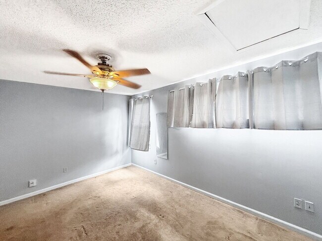 Building Photo - 12216 Fox Hound Ln