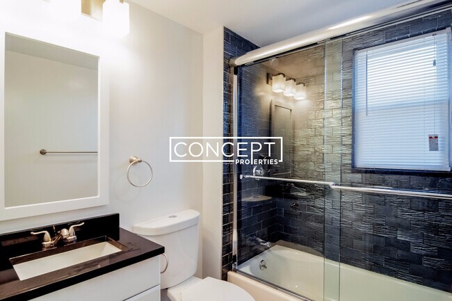 Building Photo - 108 Maverick St