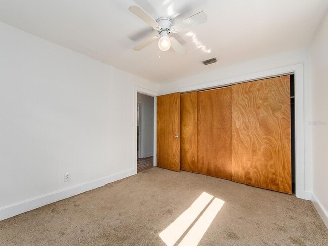 Building Photo - 2242 Indian Ave S