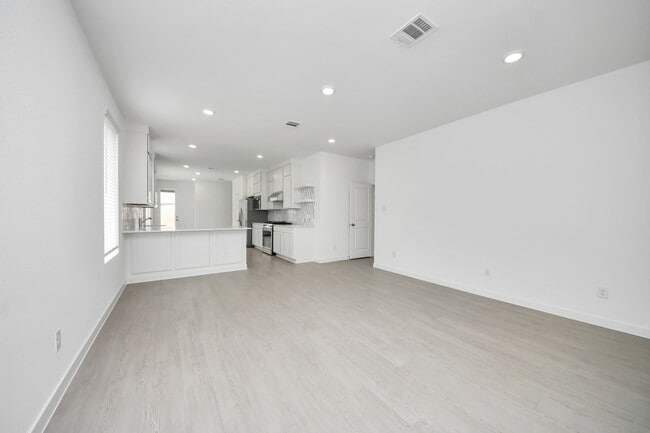 Building Photo - 1062 Blue Stone Dr