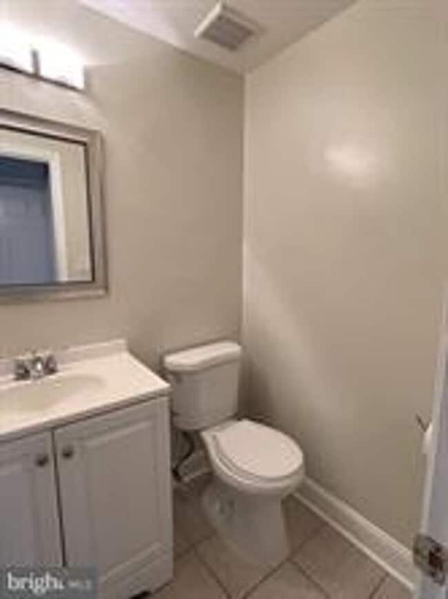 Building Photo - CHARMING BRICK COLONIAL HOME IN ROCKVILLE,...