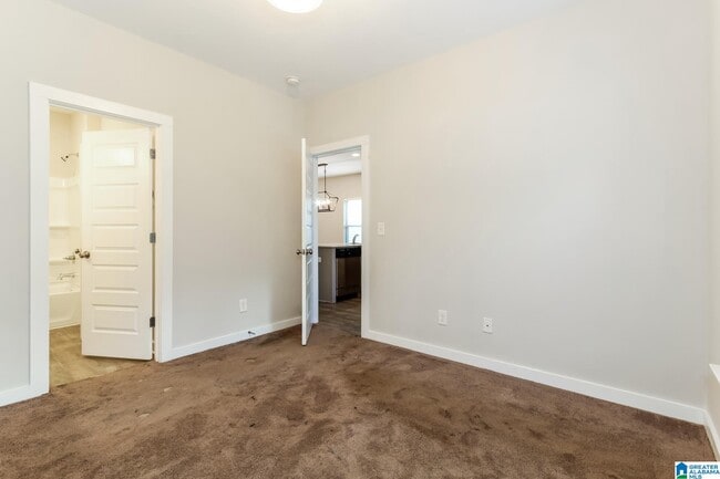 Building Photo - 151 Park Dr N
