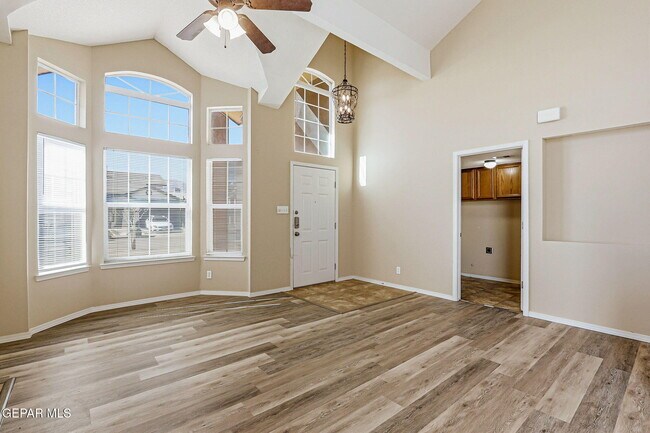 Building Photo - 10910 Acoma St