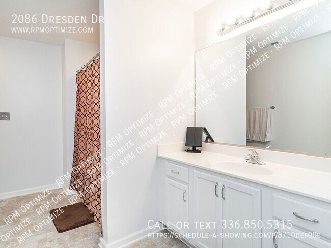 Building Photo - 2086 Dresden Dr