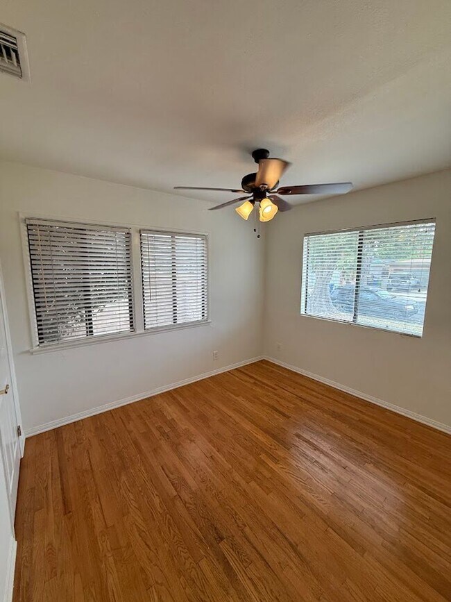 Building Photo - Beautiful 3 Bedroom, 2 Bathroom Granada Hills Home with Detached Garage!