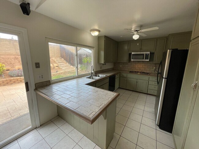 Building Photo - Summerfield Estates Home in Poway.  3/2, 2...