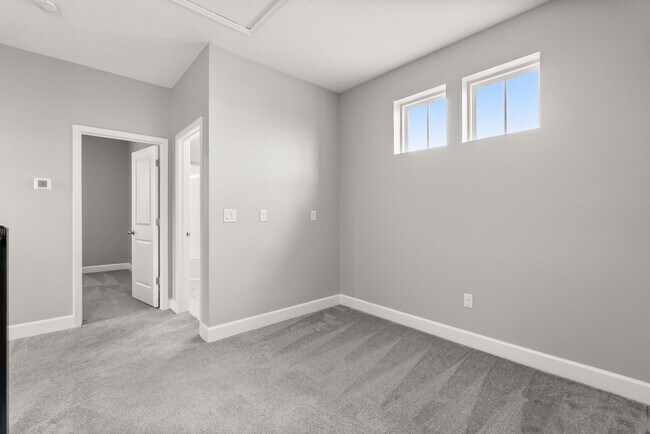 Building Photo - 6875 Arnoldson St