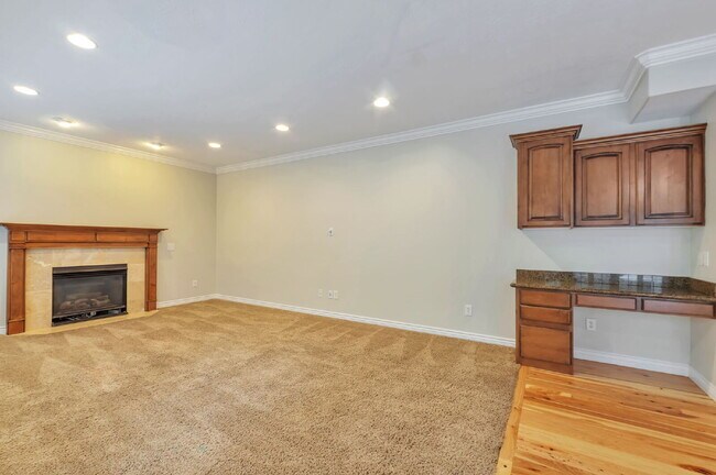 Building Photo - AVAILABLE NOW  — SPACIOUS & BEAUTIFUL Bountiful Meadows Home. 4 BED 3 BATH SIGNLE FAMILY HOME