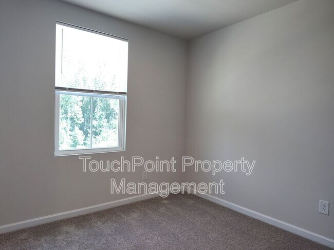 Building Photo - 5850 Granbury Dr