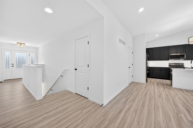 Building Photo - 203 Homestretch Ln