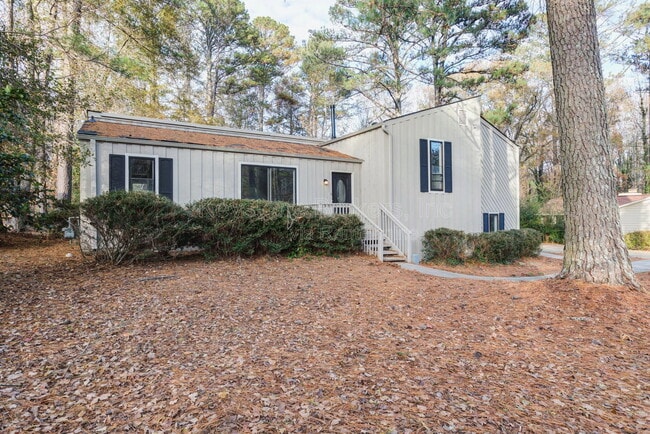 Building Photo - 2700 Creekview Point NW
