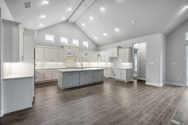 Building Photo - 8431 Willow Whisper Ln