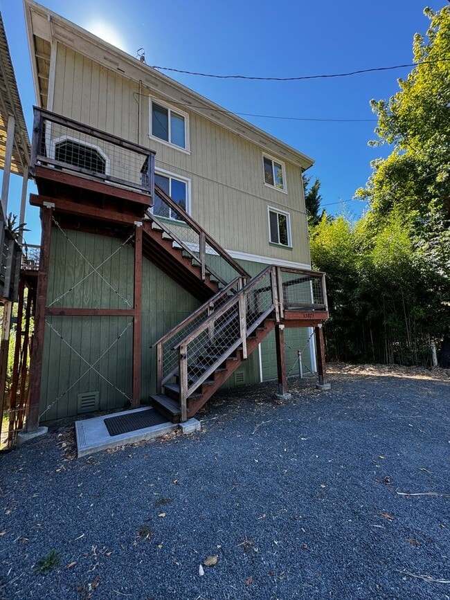 Building Photo - 1843 Square Foot River Front two level hom...