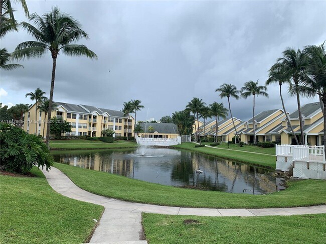 Building Photo - 6323 La Costa Dr
