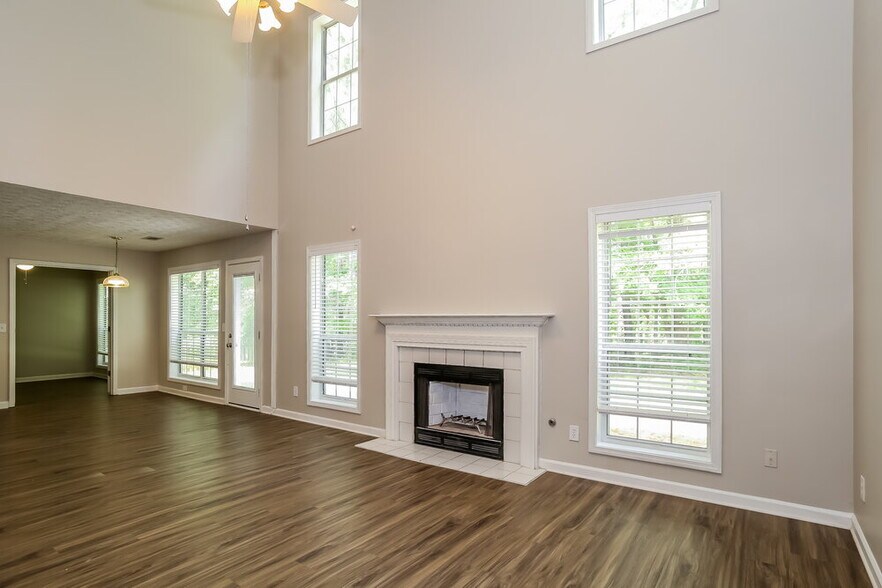 Building Photo - 104 Fallow Ln