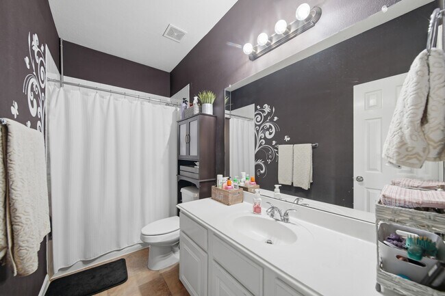 Building Photo - 4462 Gerona St