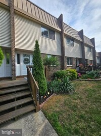 Building Photo - 5606 Burk Ave