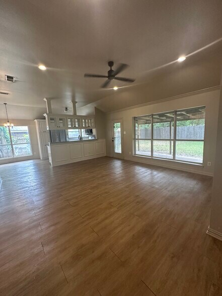 Building Photo - 103 North Point Dr