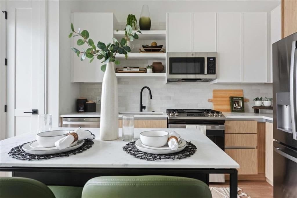 Building Photo - 665 Auburn Ave NE