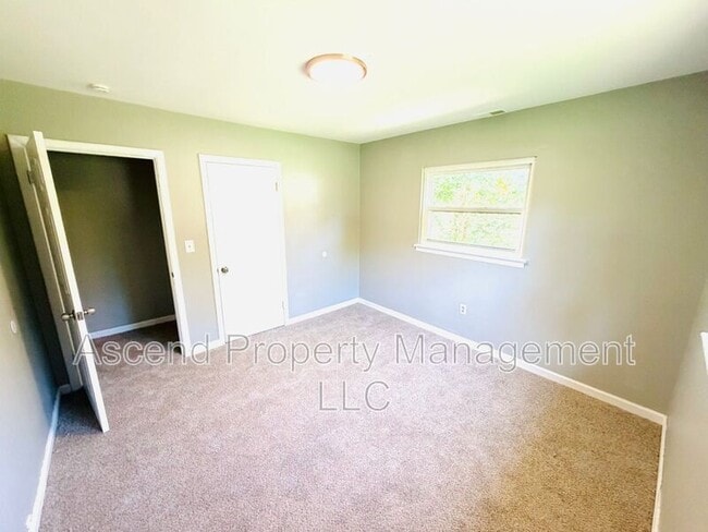 Building Photo - 717 Caruthers Rd